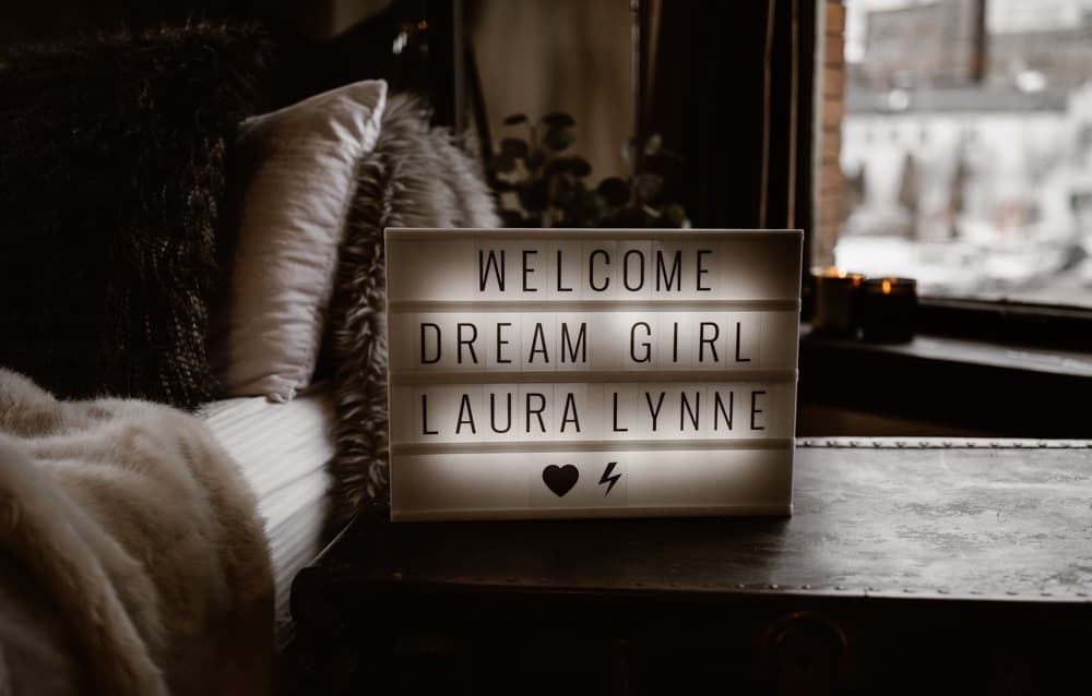 Laura Lynne Boudoir - Romantic boudoir photographer in Milwaukee