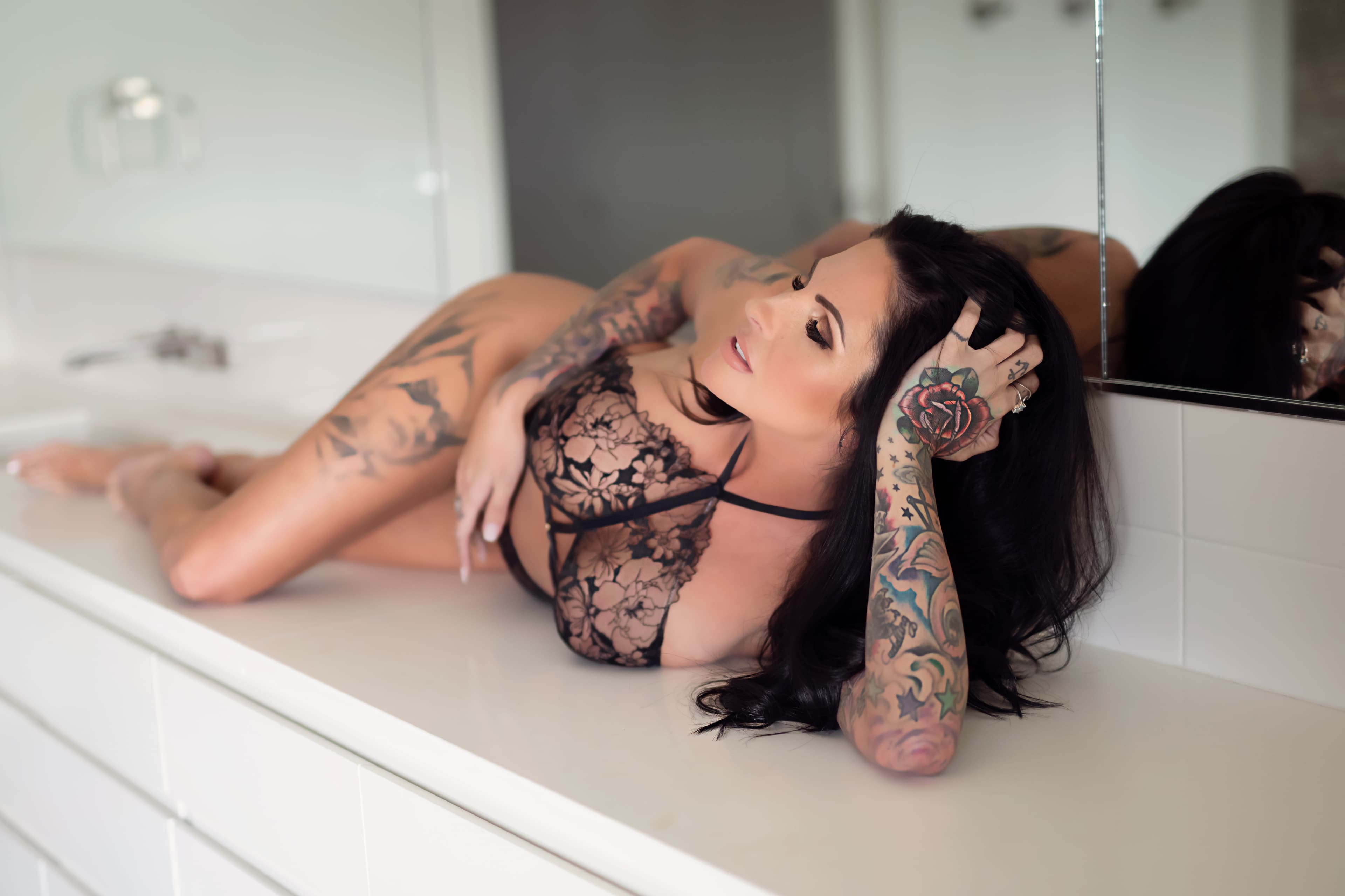 Boudoir with Mary - Fine Art boudoir photographer in Arlington