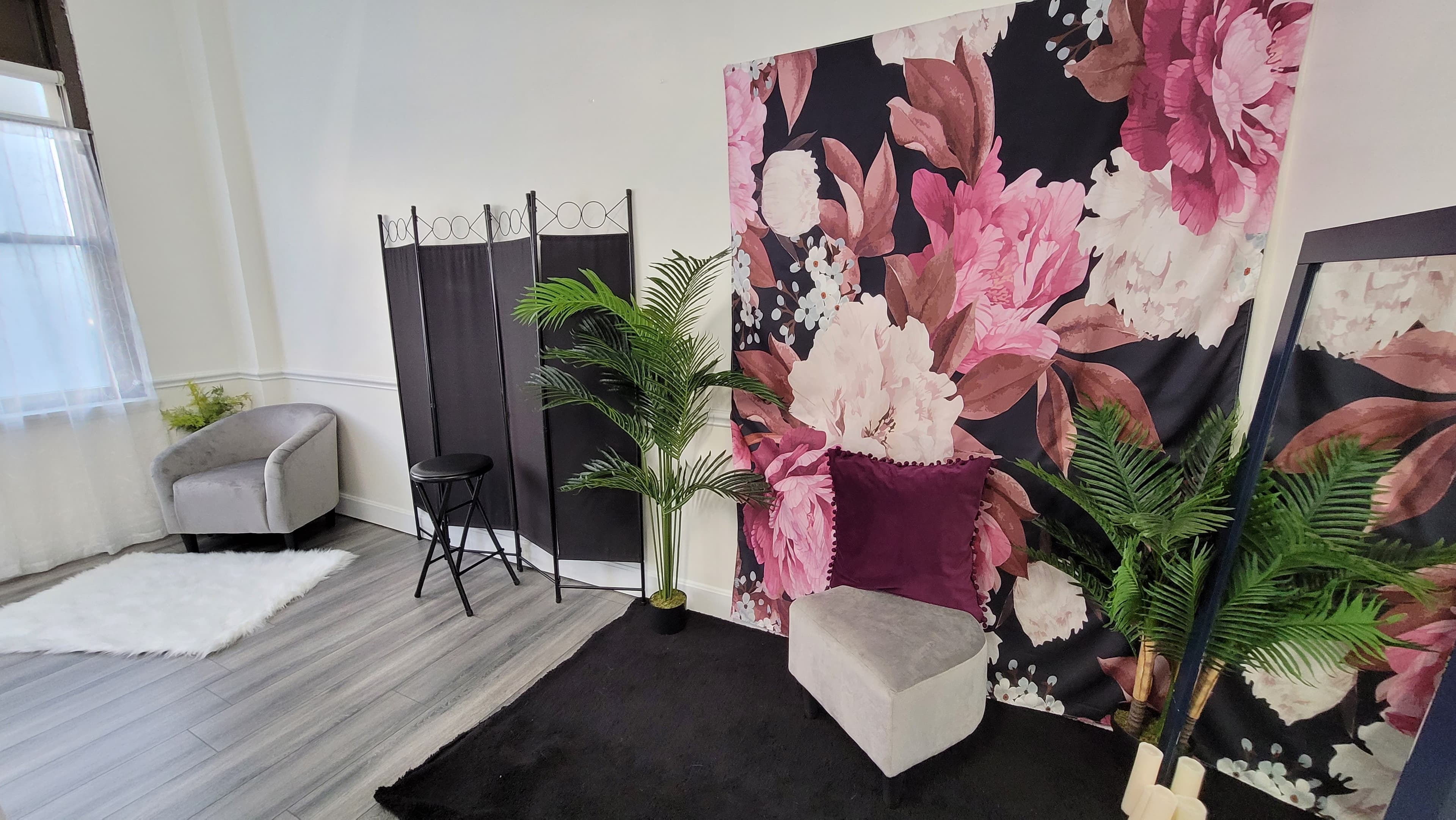 Intimates by Elizabeth - Fine Art boudoir photographer in Columbus